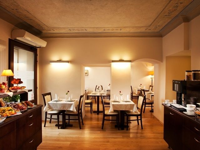 Santi Hotel 4*