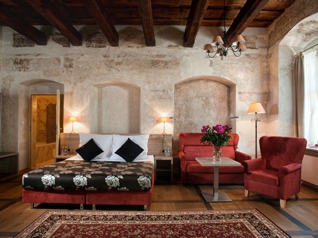 Santi Hotel 4*