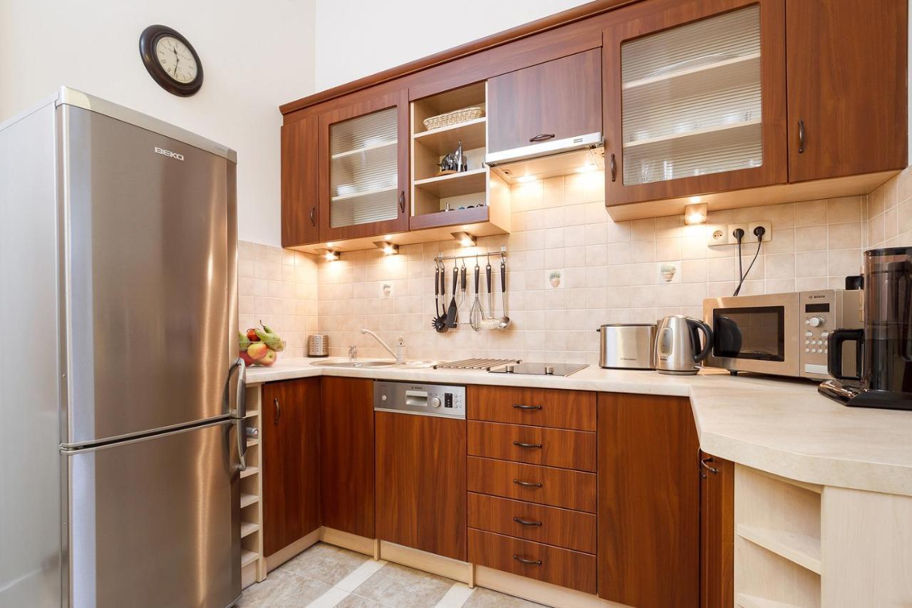 Aparthotel Elegant 2*
