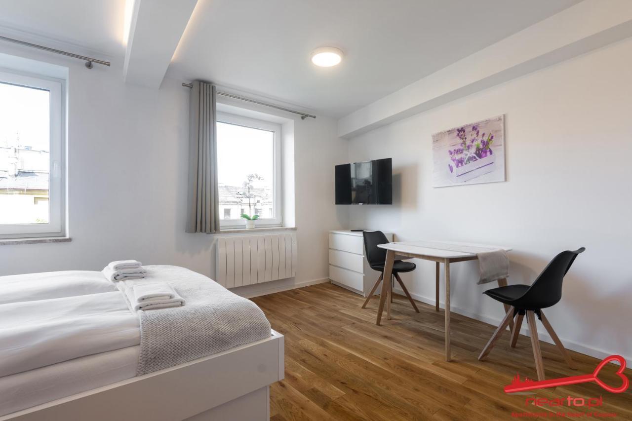 Nearto Old Town Sebastiana Street Apartament