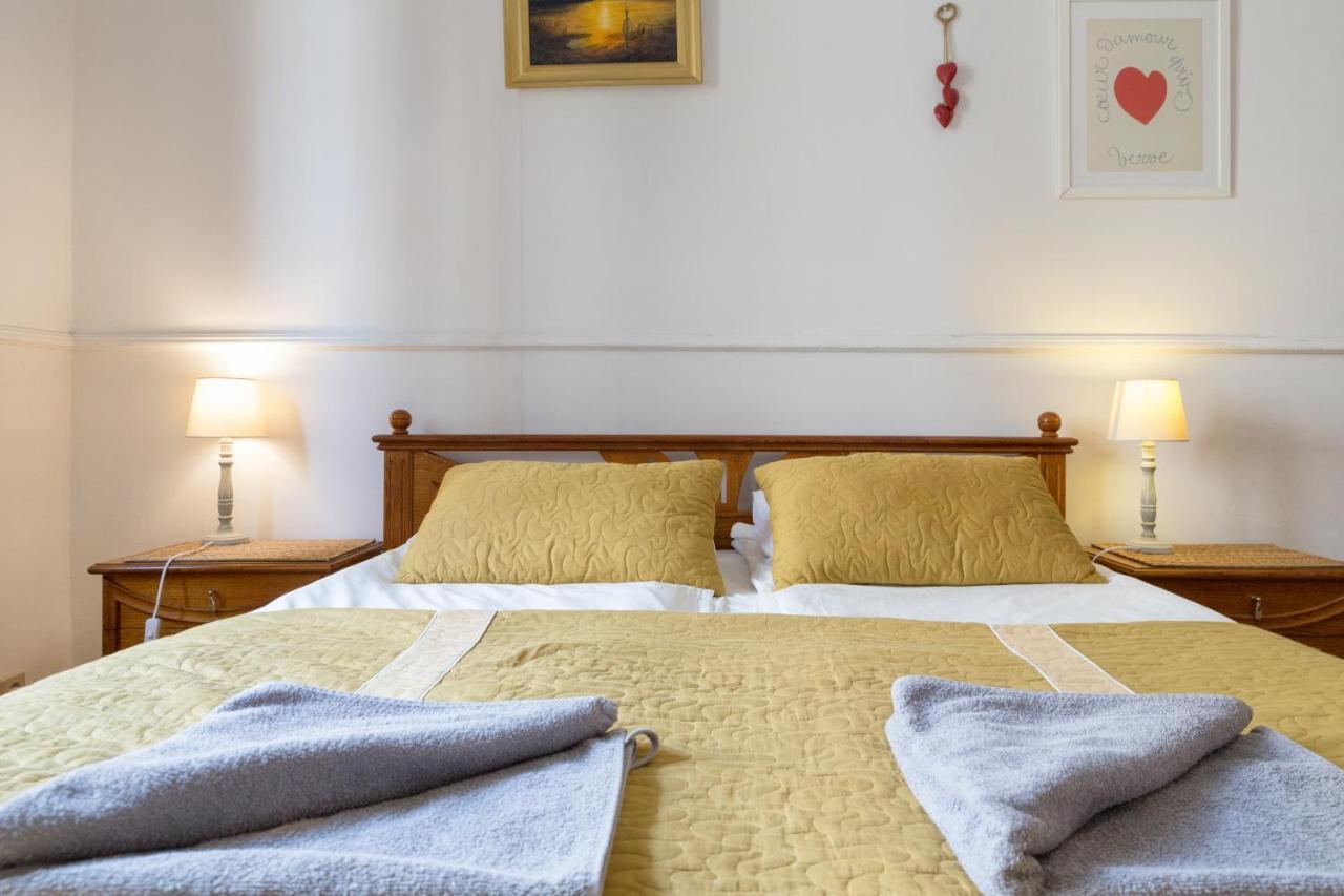 Apartment One & Only Center Up To 8 Guests *