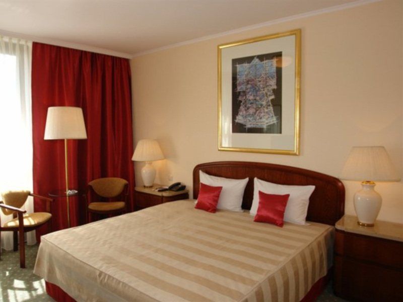 Booking Crown Piast & Spa 5*