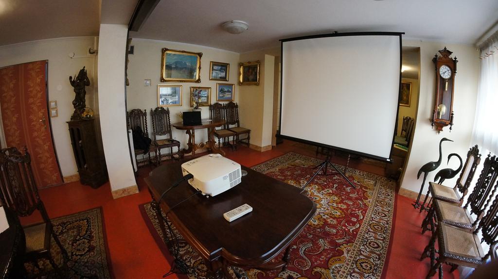 Florian Budget Hostel *