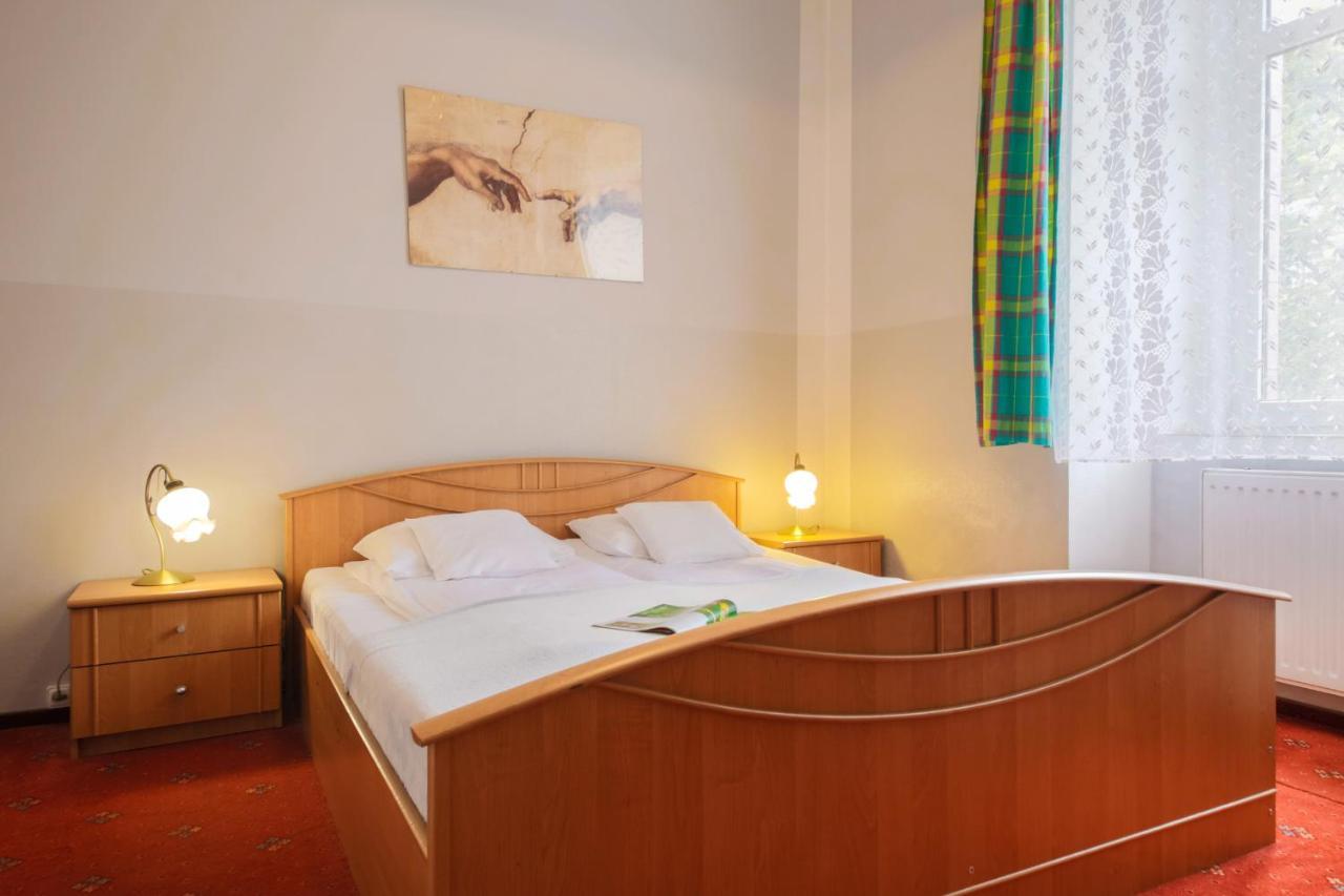 Red Carpet Hostel