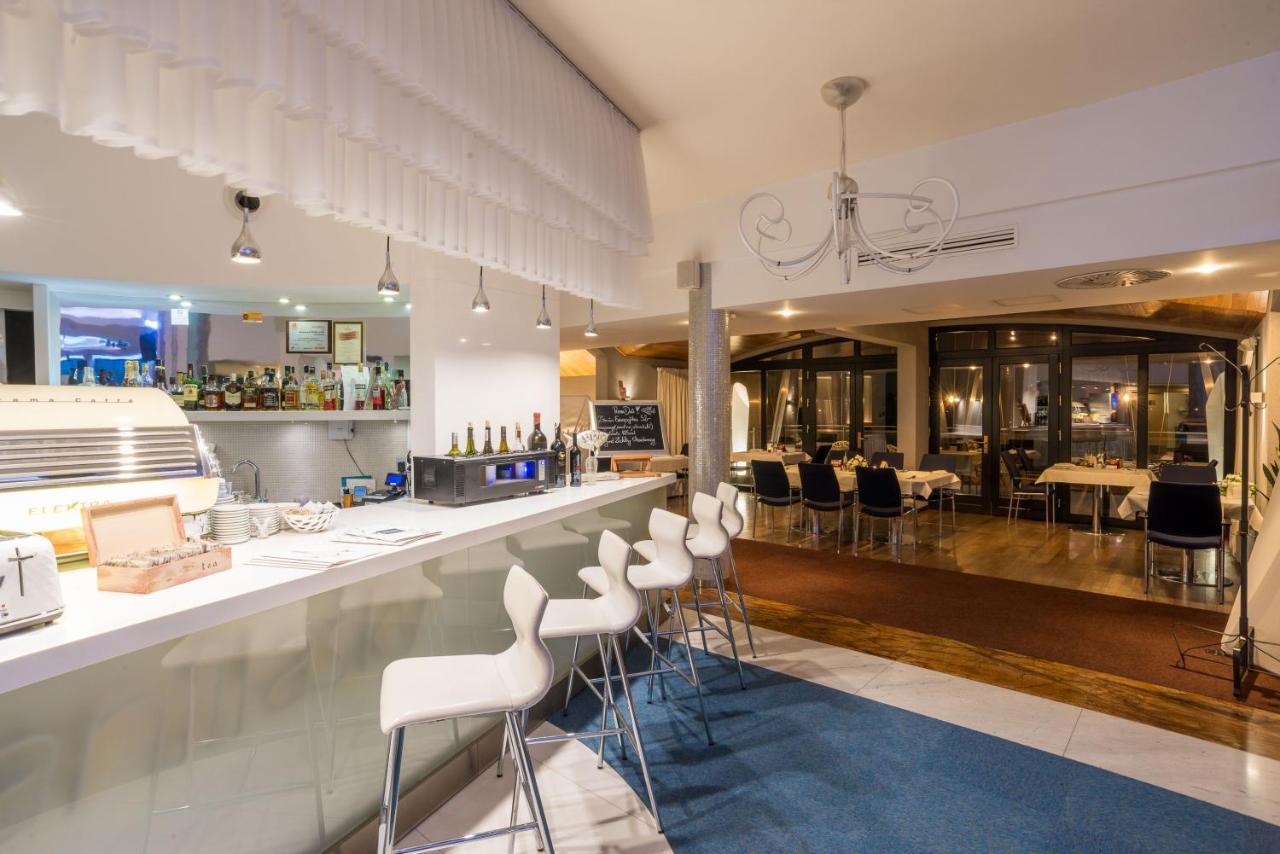 Niebieski Art & Spa