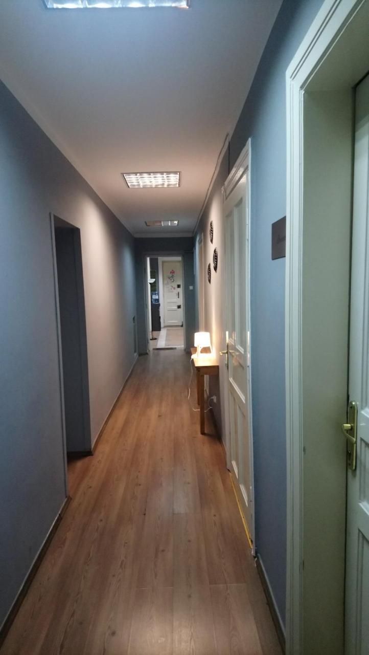 Words & Swords Homestay *