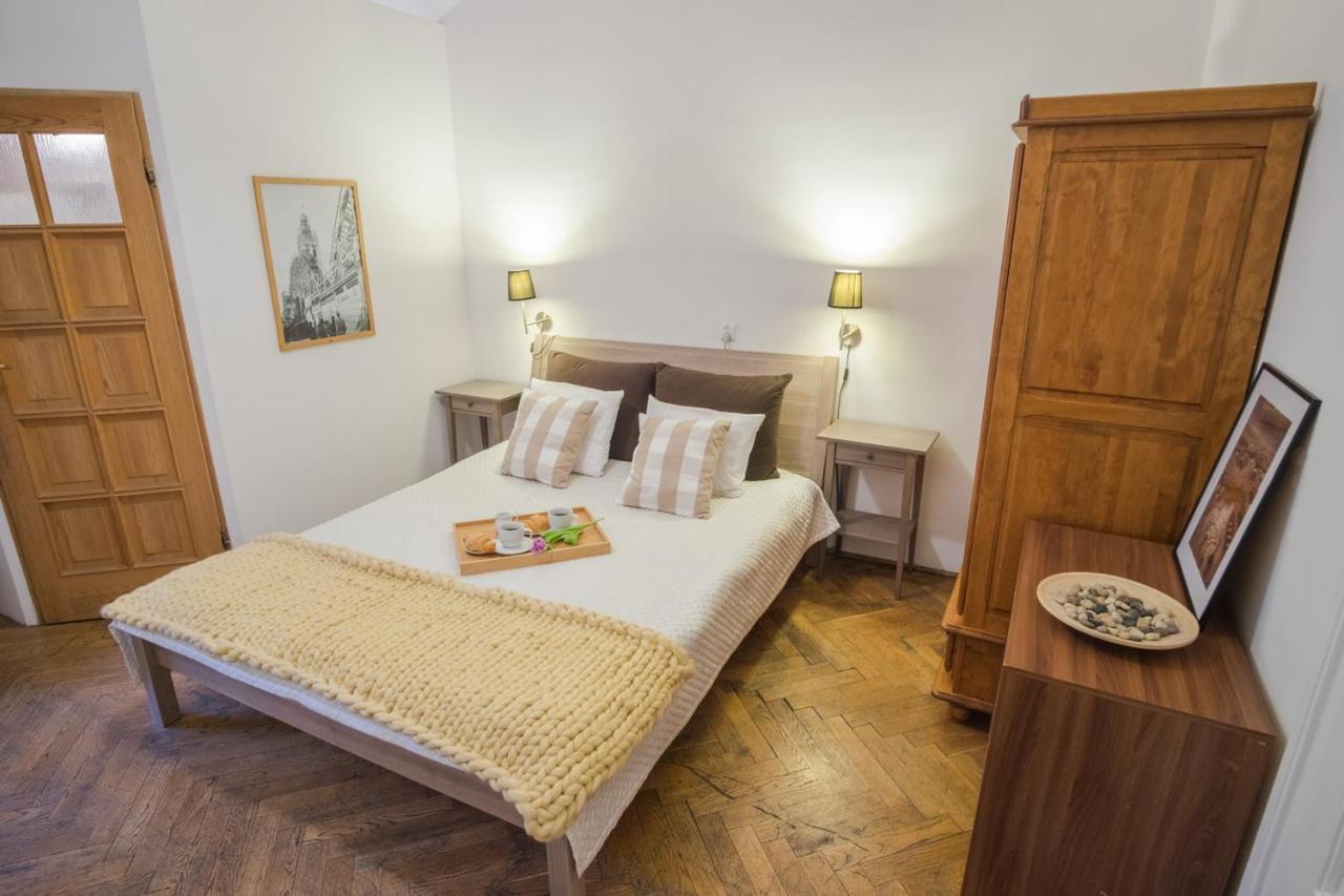 Aparthotel Roller *