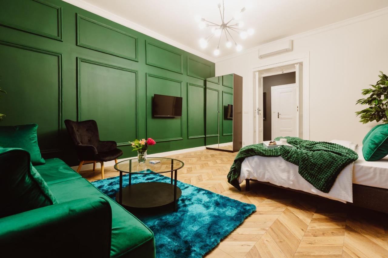 Apartment Kings - Blich