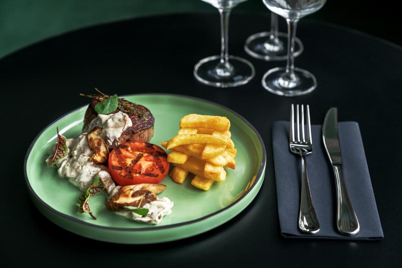 Hotel Metropolo By Golden Tulip 4*