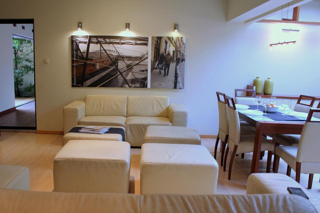 Apartment With Garden In Center