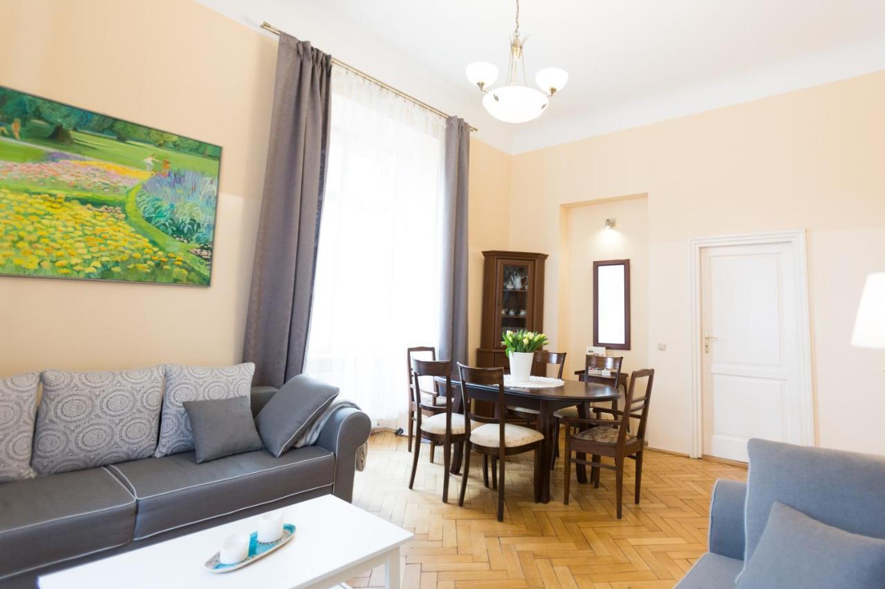 Apartments Roman Apartment
