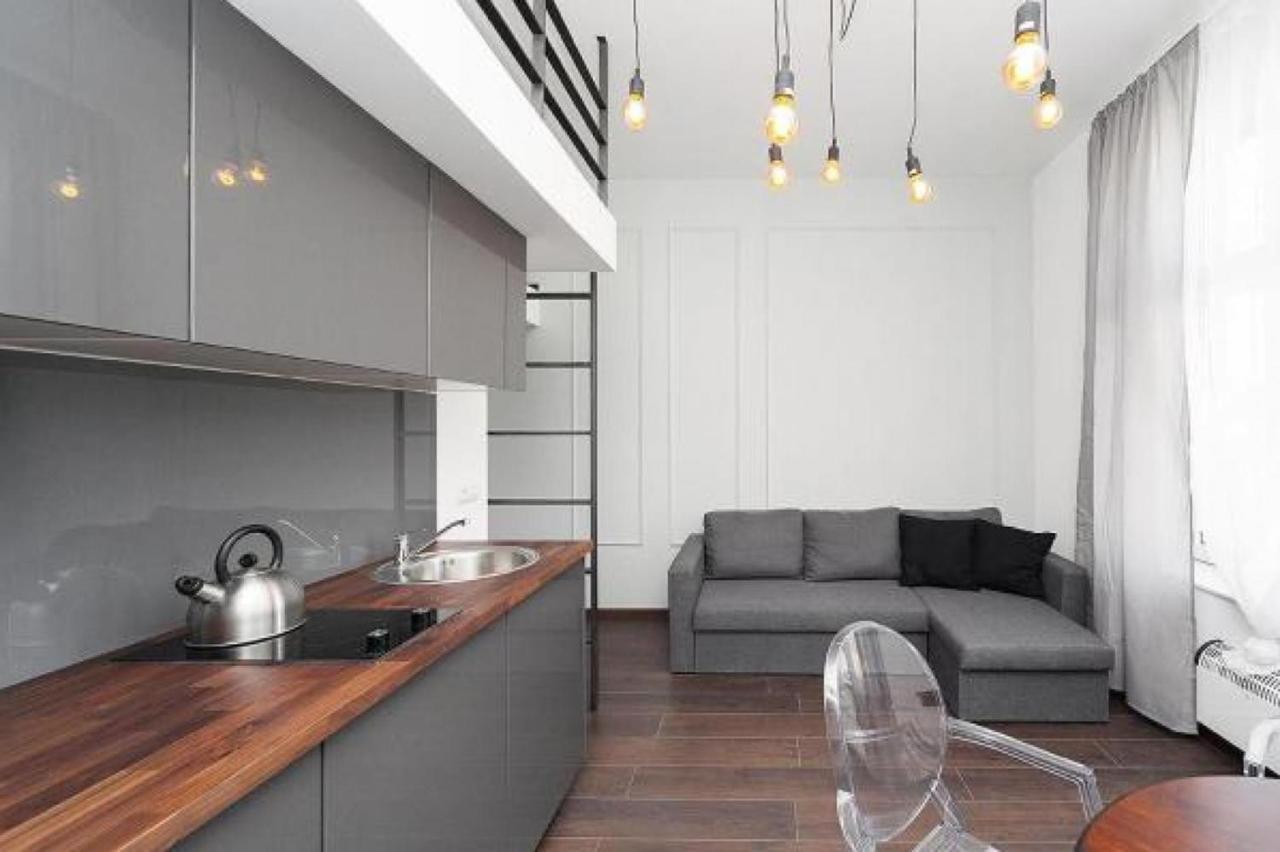 2 Nights - Great Location, Right Next To Main Rail And Bus Station, 10 Min To Main Square By Foot Aparthotel Krakau
