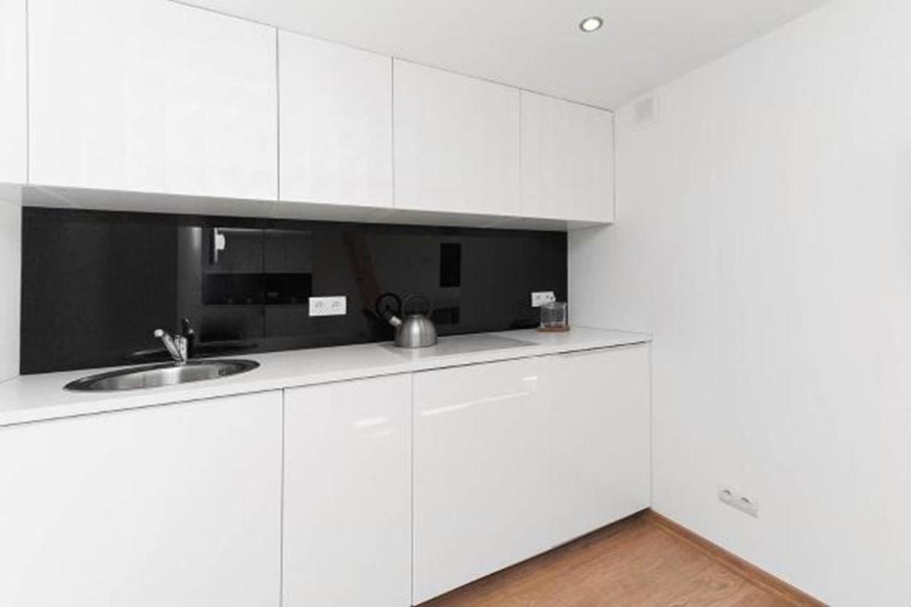 2 Nights - Great Location, Right Next To Main Rail And Bus Station, 10 Min To Main Square By Foot Krakau