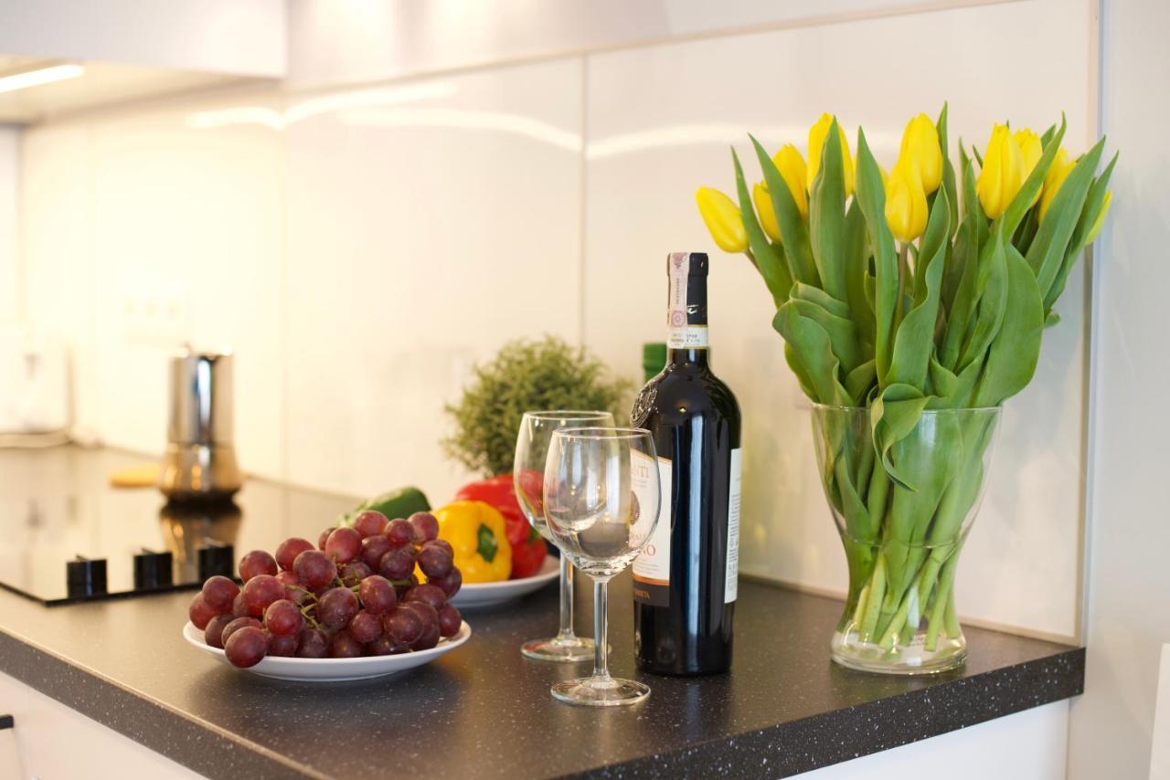 Apartment - Solna & *