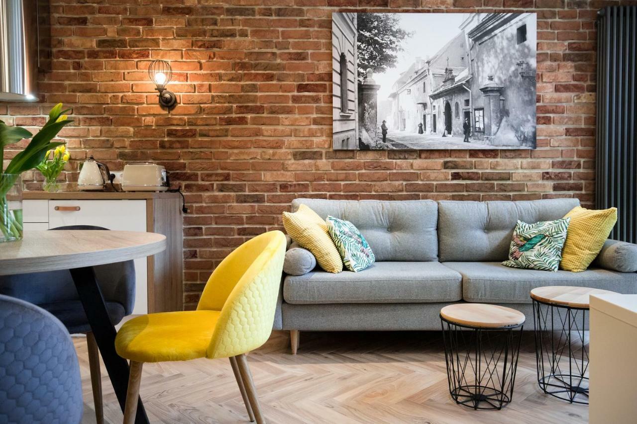 Apartment Stary Go