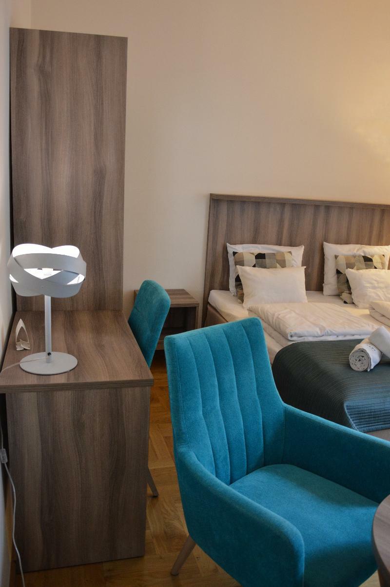 Kosmopolita Aparthotel 3*