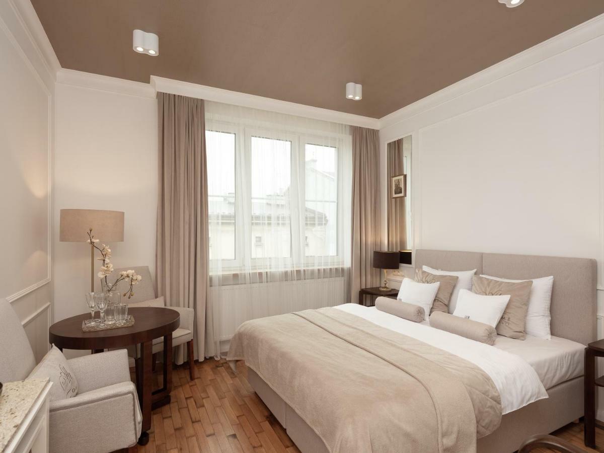 Aparthotel Avanti *