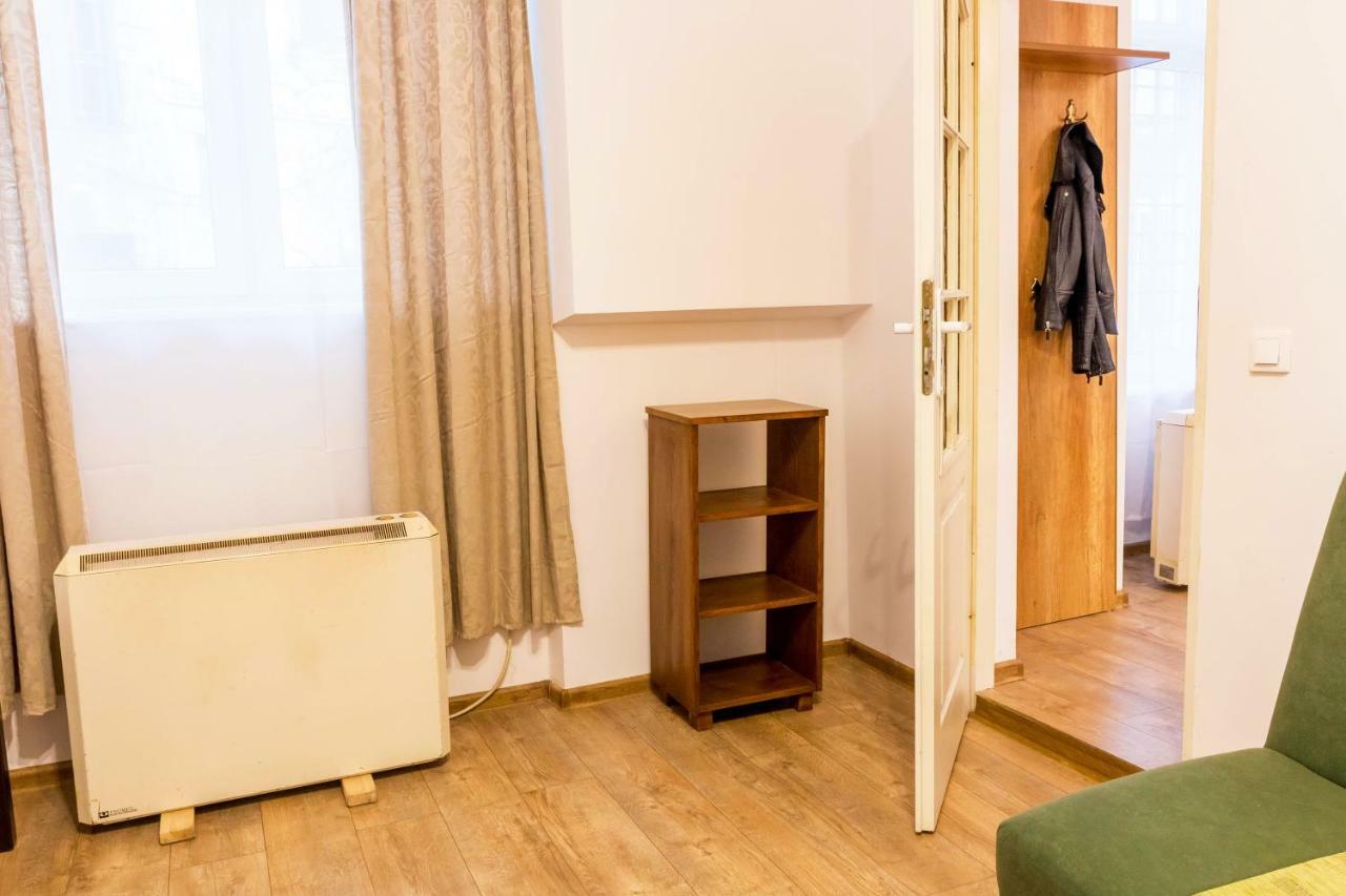 Apartment Wielopole 10 *