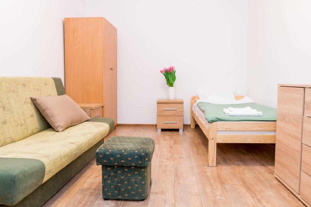 Apartment Wielopole 10 *