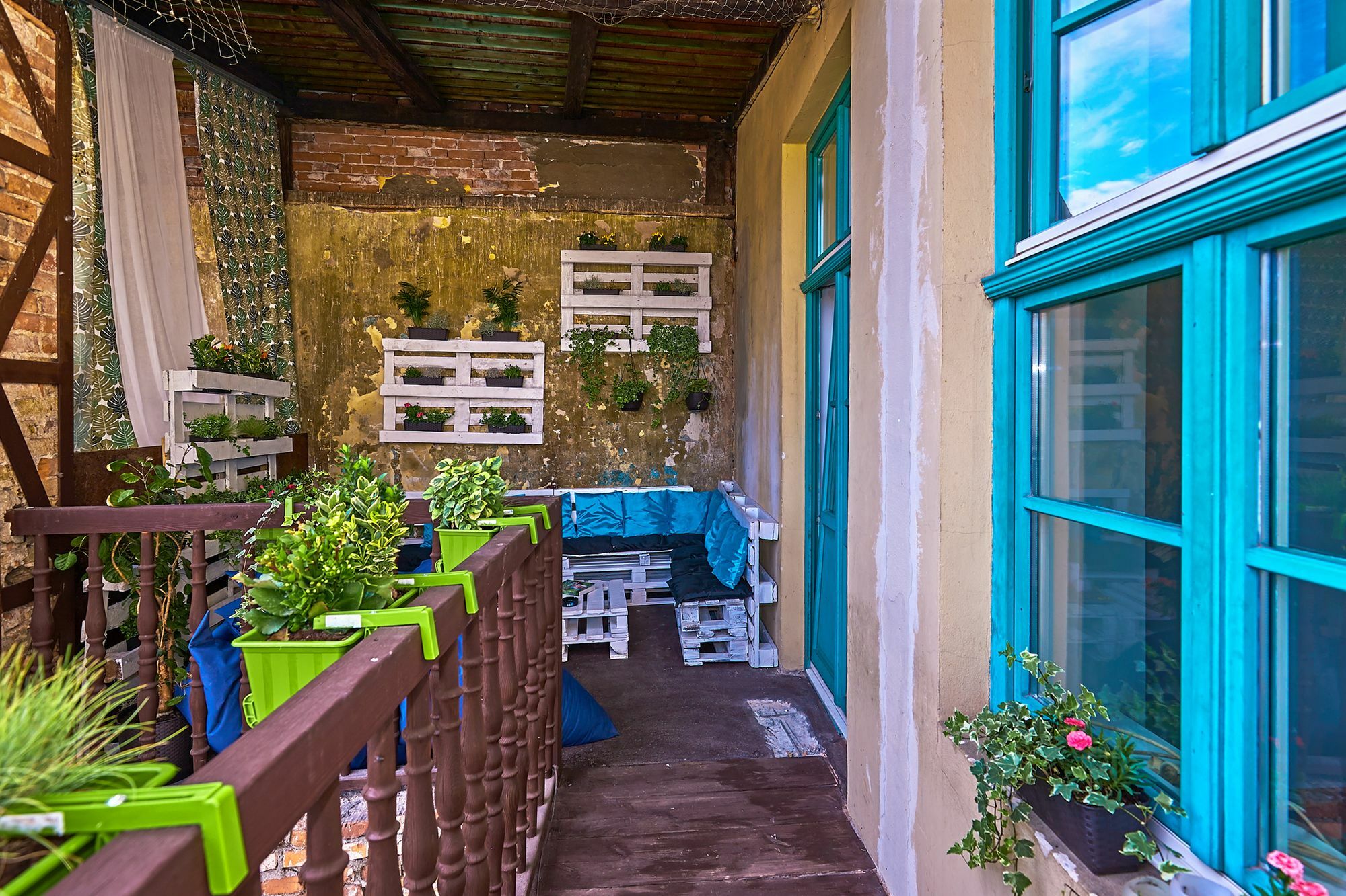 Hostel Draggo House