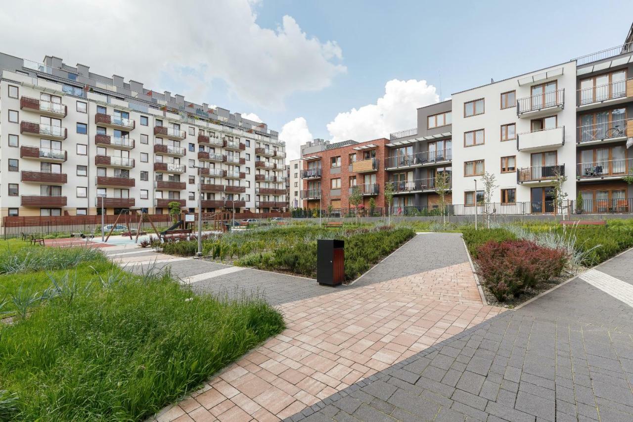 Claro Ii By Renters Apartment