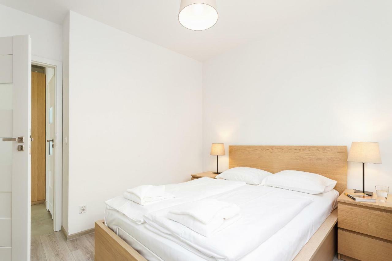 Claro Ii By Renters Apartment Krakow