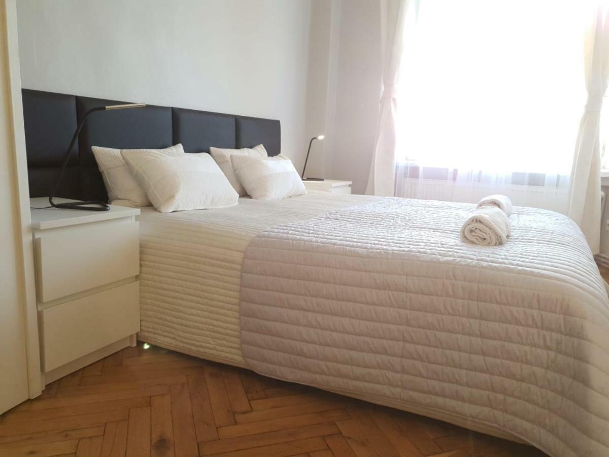 Main Market Square Aparthotel