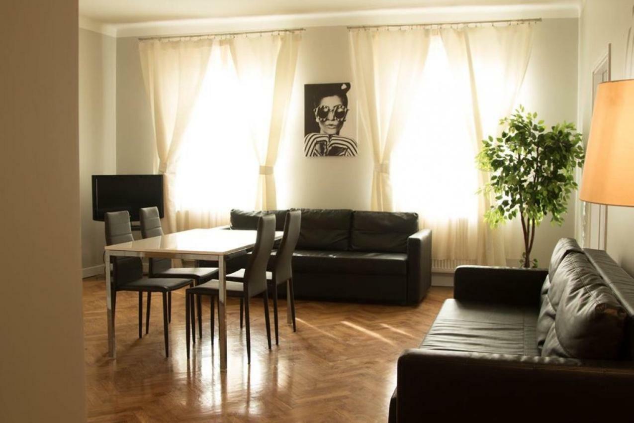Main Market Square Aparthotel *