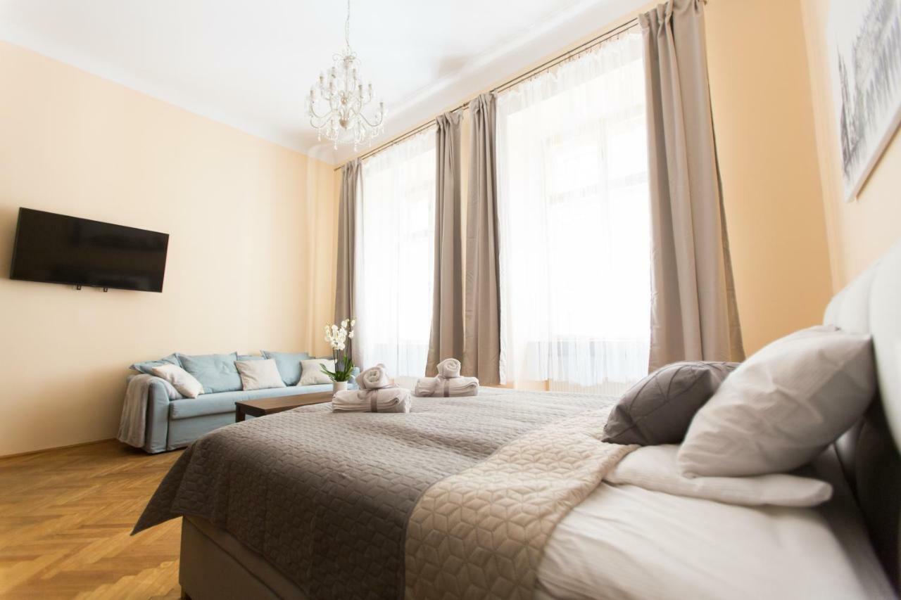 Apartments Roman