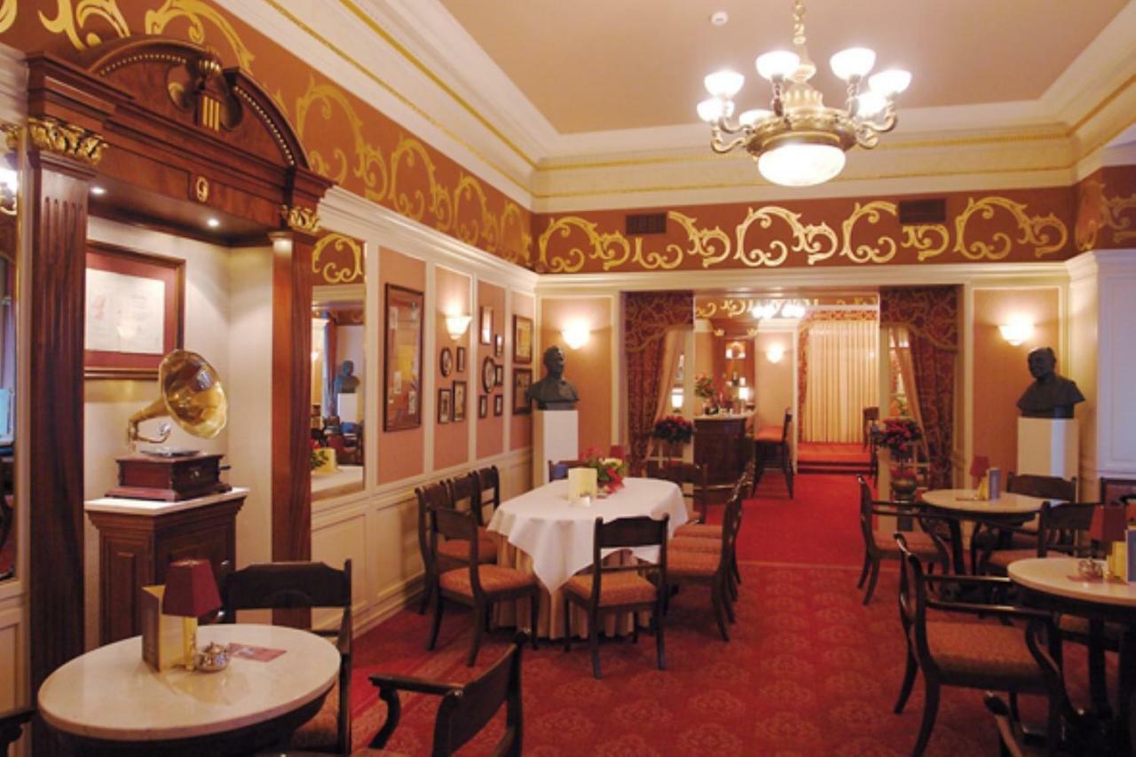Grand Hotel