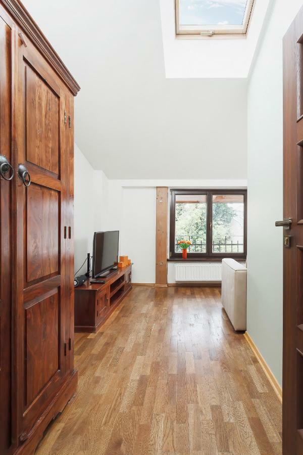 Amaretto Dluga 60 By Renters