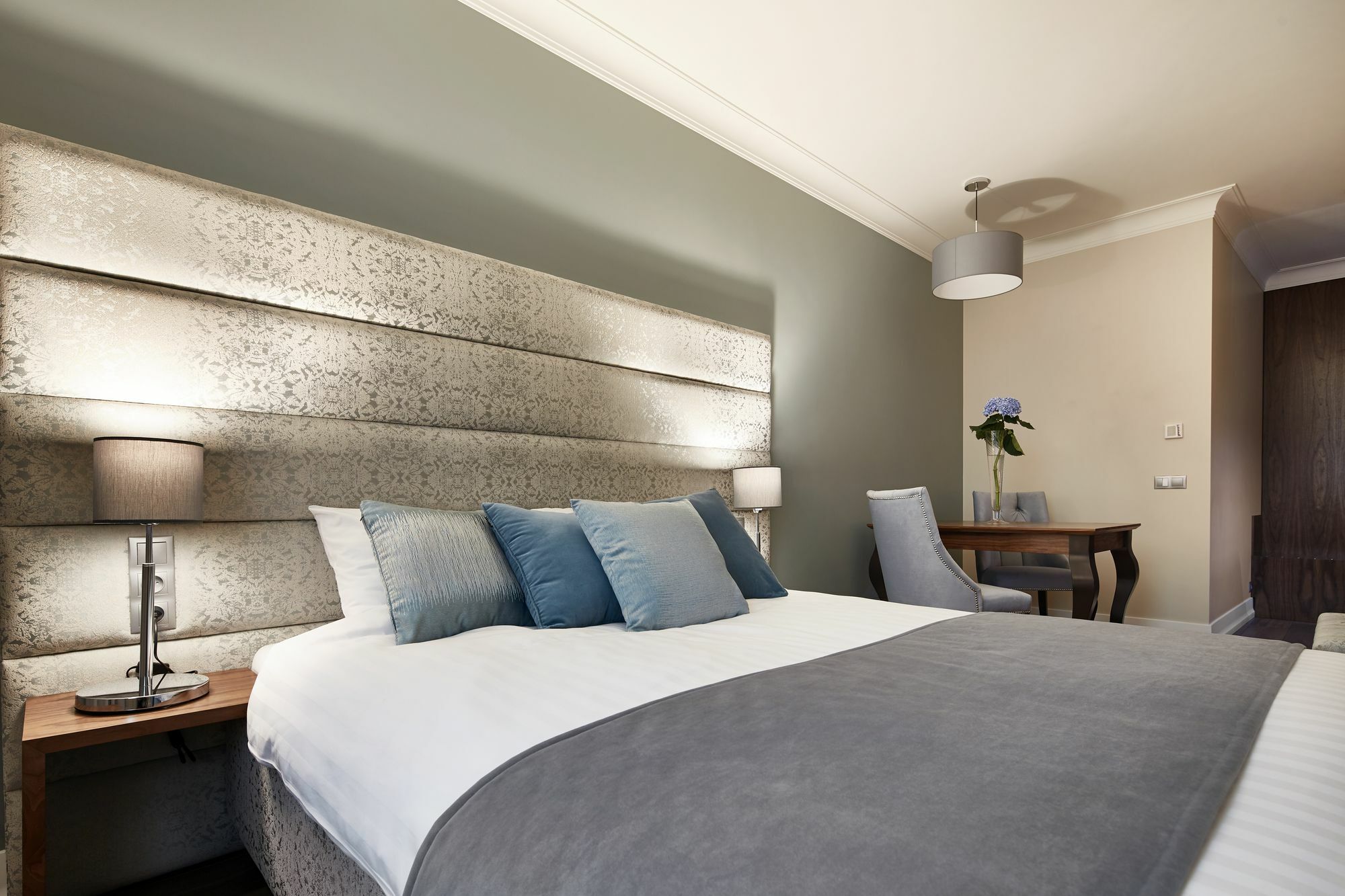 Aparthotel Views 2*
