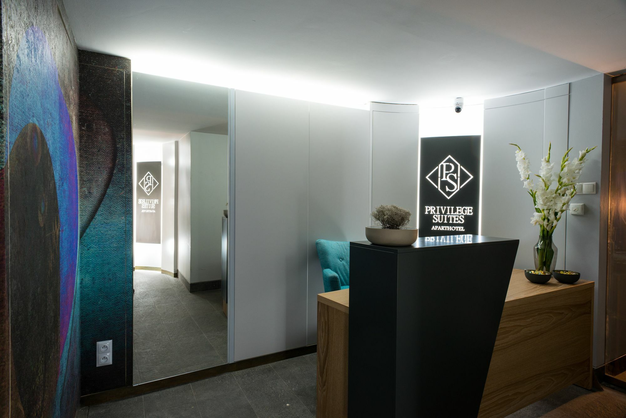 Privilege Apartment *