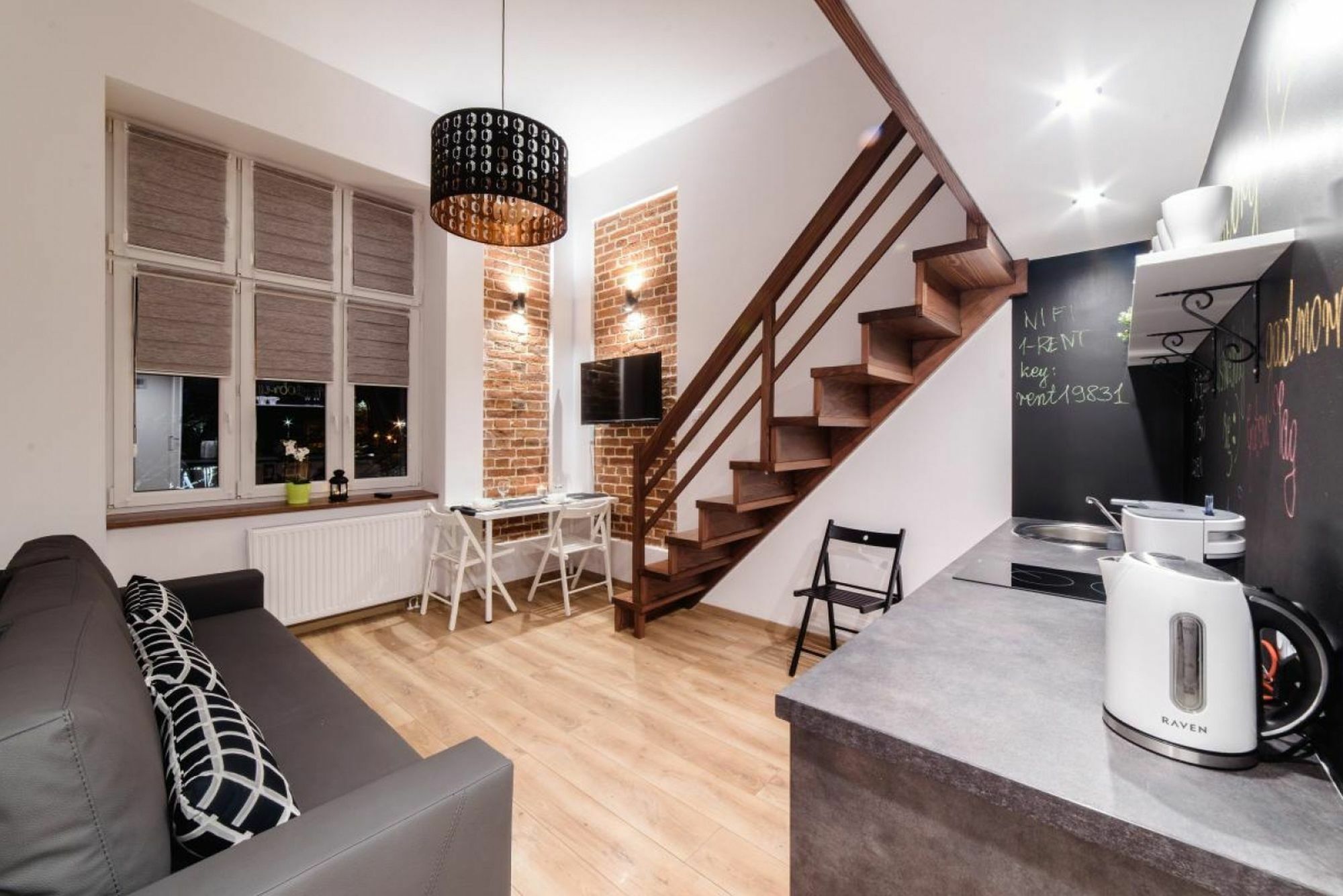 2 Nights - Great Location, Right Next To Main Rail And Bus Station, 10 Min To Main Square By Foot Aparthotel