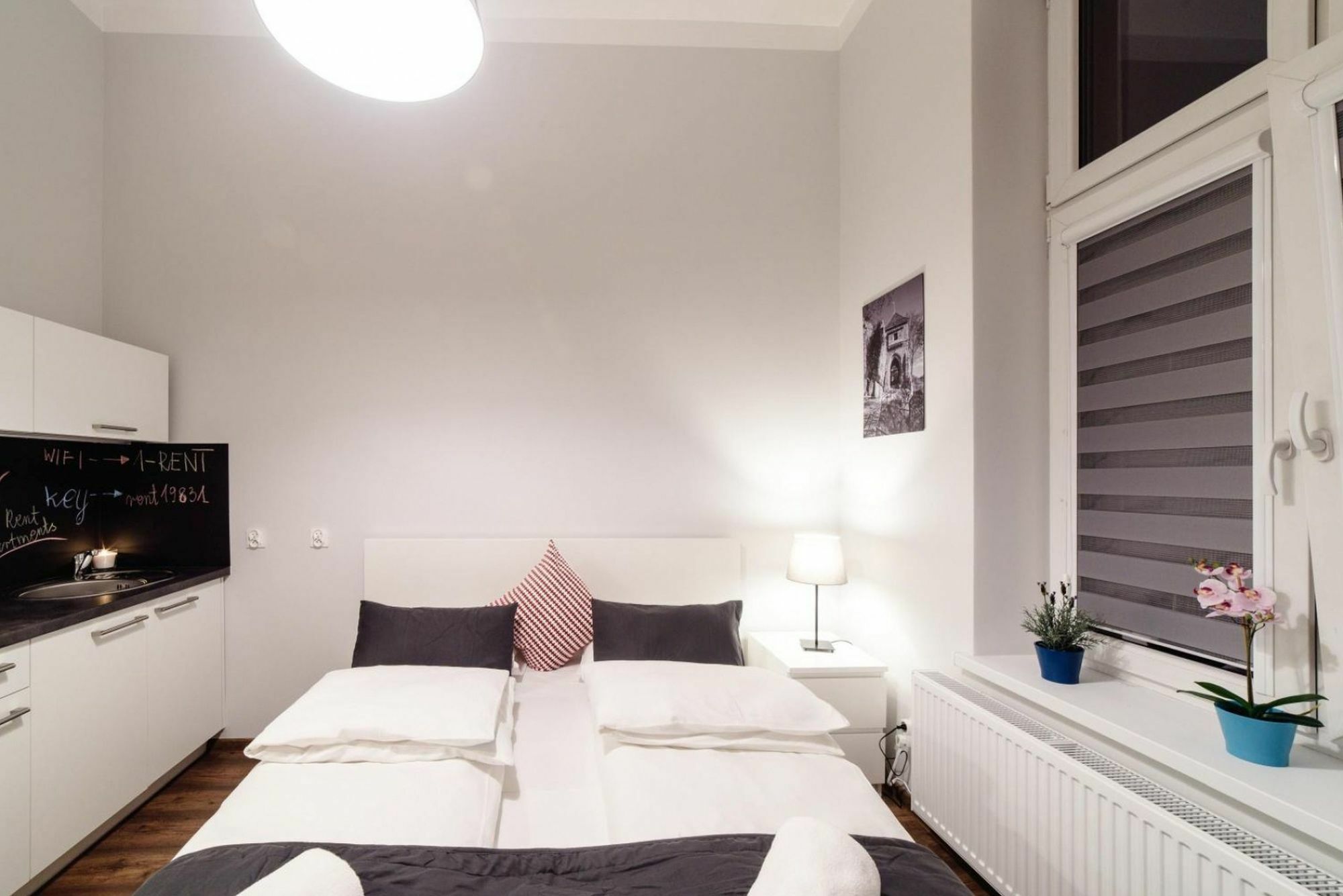 Aparthotel 2 Nights - Great Location, Right Next To Main Rail And Bus Station, 10 Min To Main Square By Foot Krakau