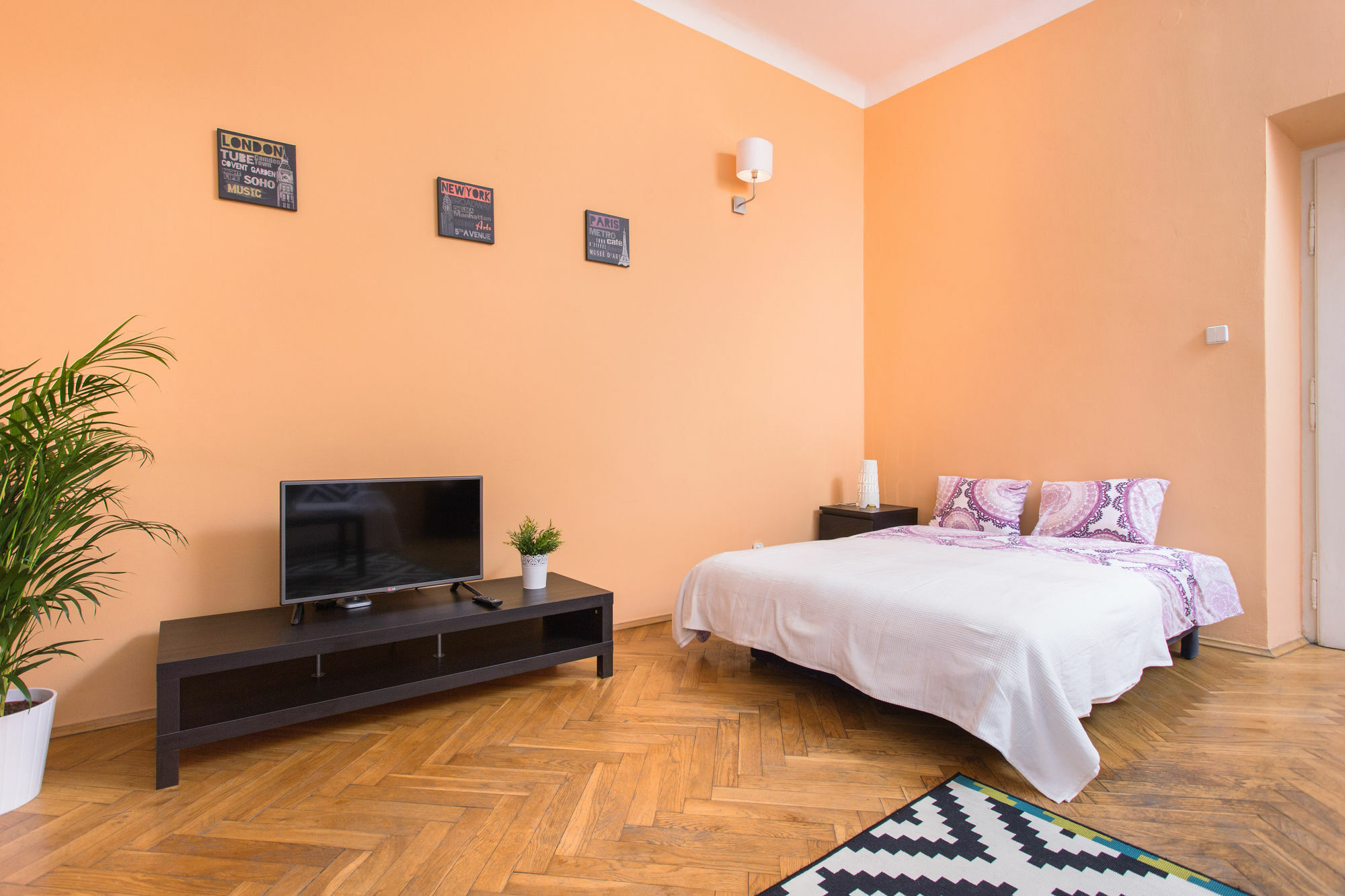 Friendhouse - Old Apartment