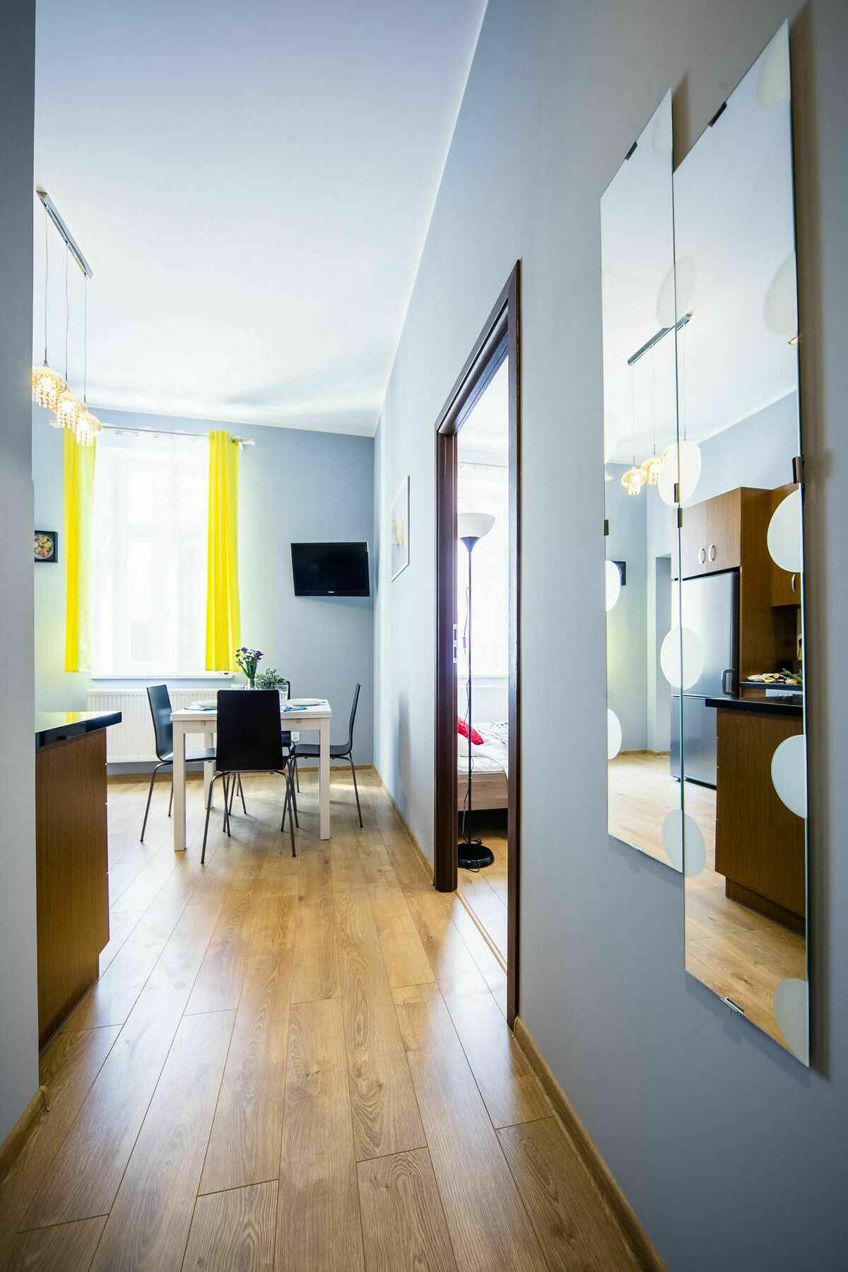Friendhouse -train Station Apartment