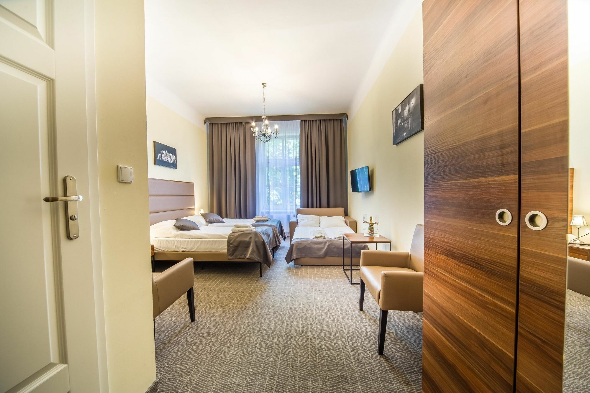 Aparthotel Old Town 3*