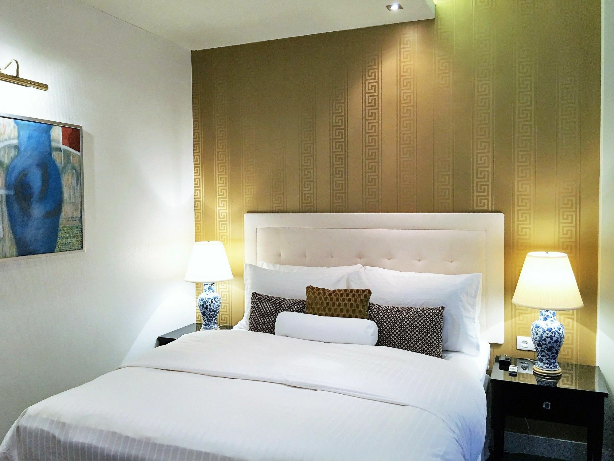 Aparthotel Mondrian Luxury & Old Town Krakow