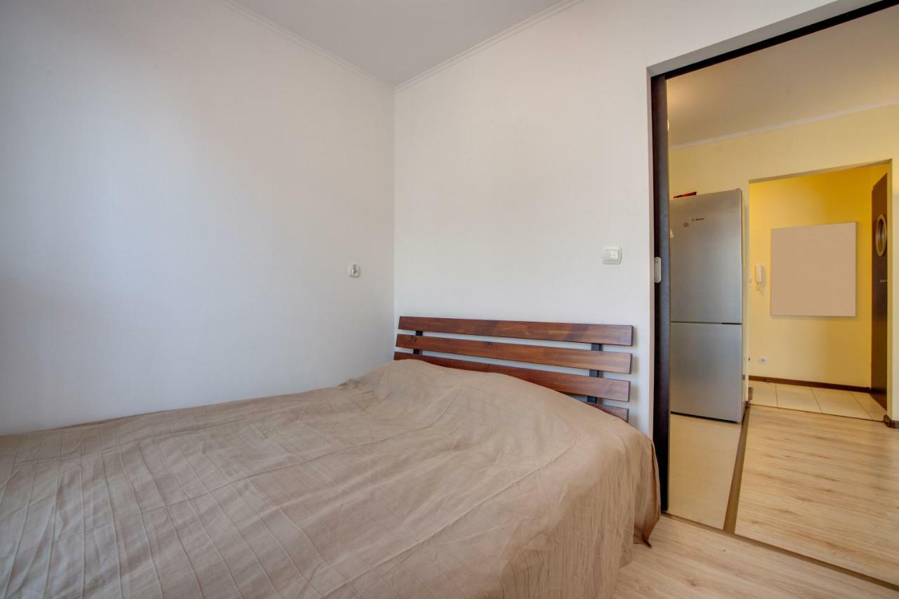 Apartment 5 *