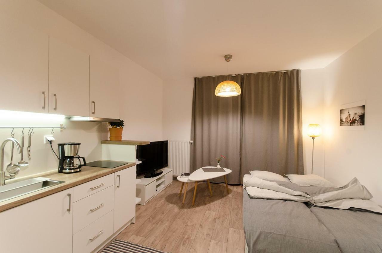 White Swan Apartment *