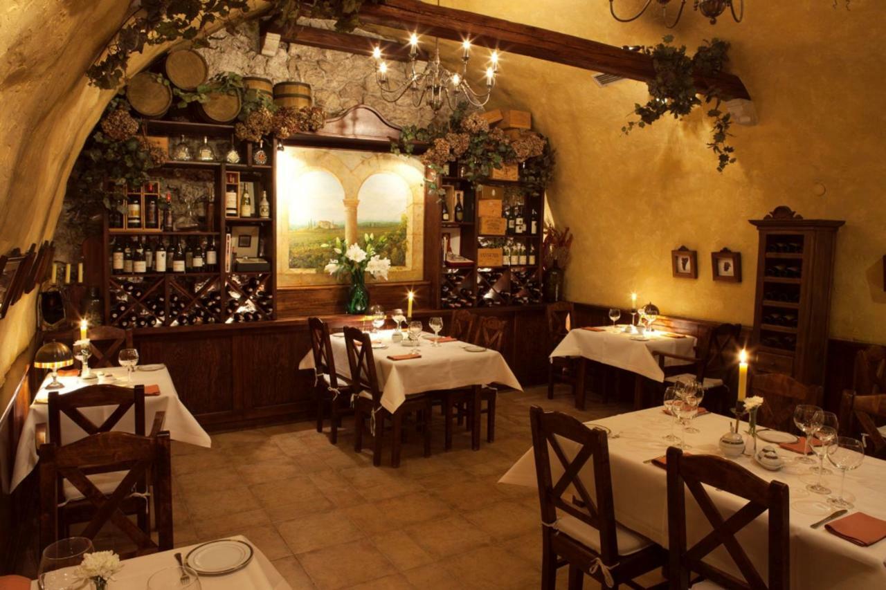 Goldstar Luxury Old Town *