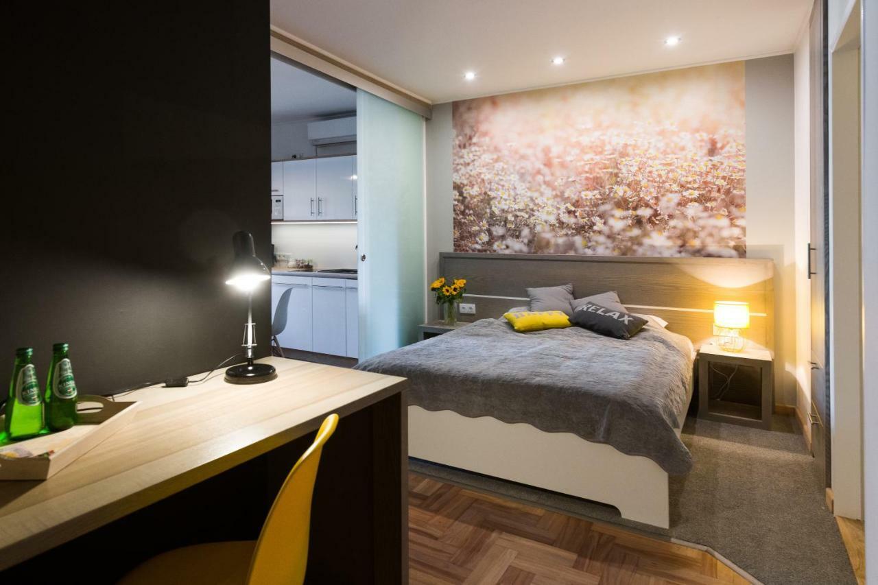 Sunflower Apartment *