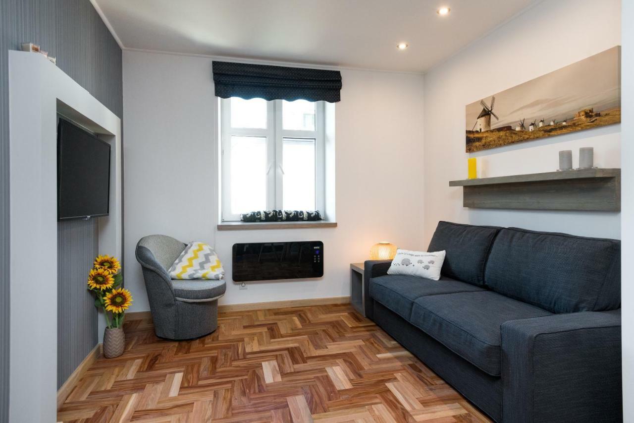 Sunflower Apartment *