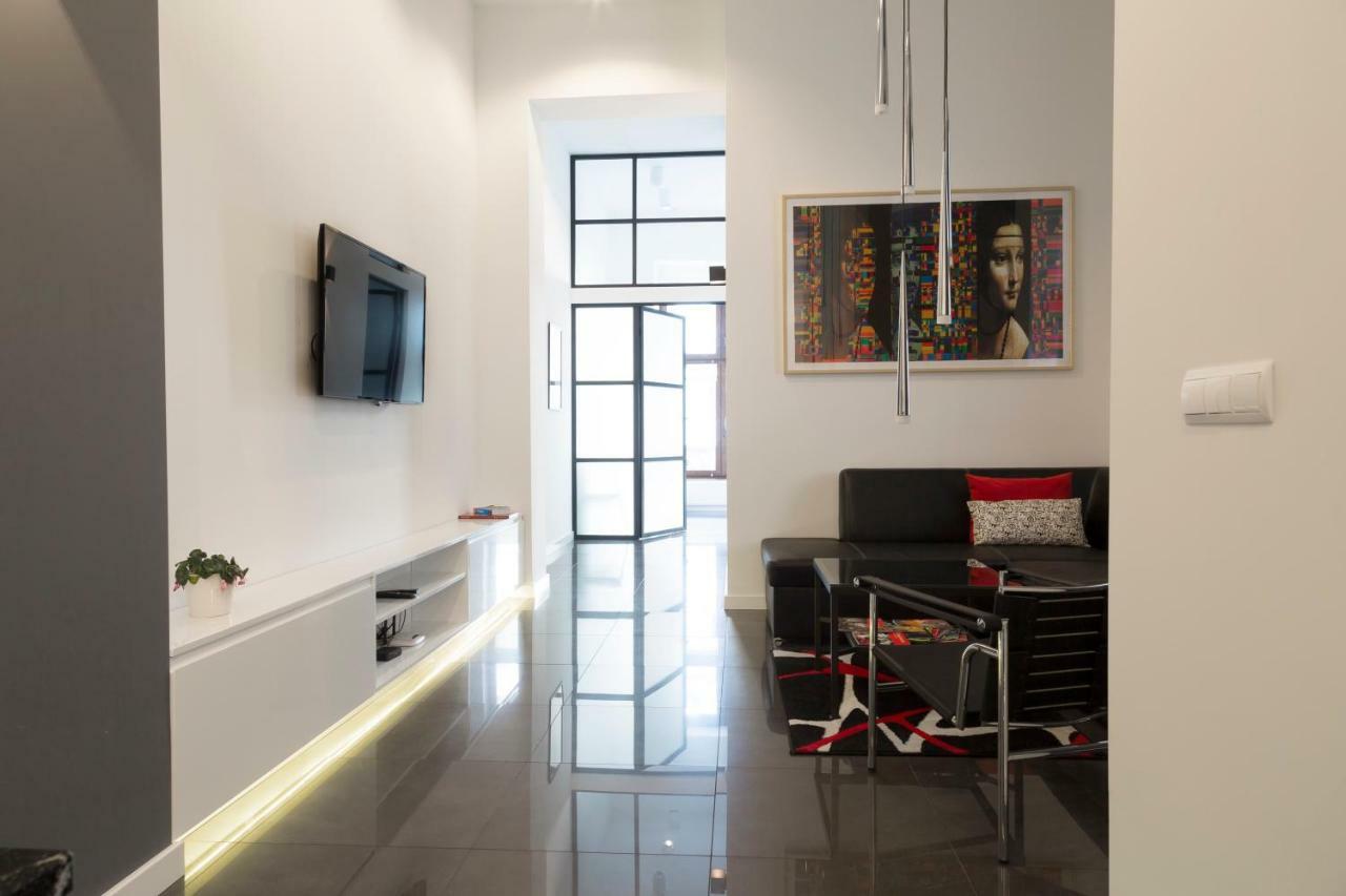 Art Boutique *