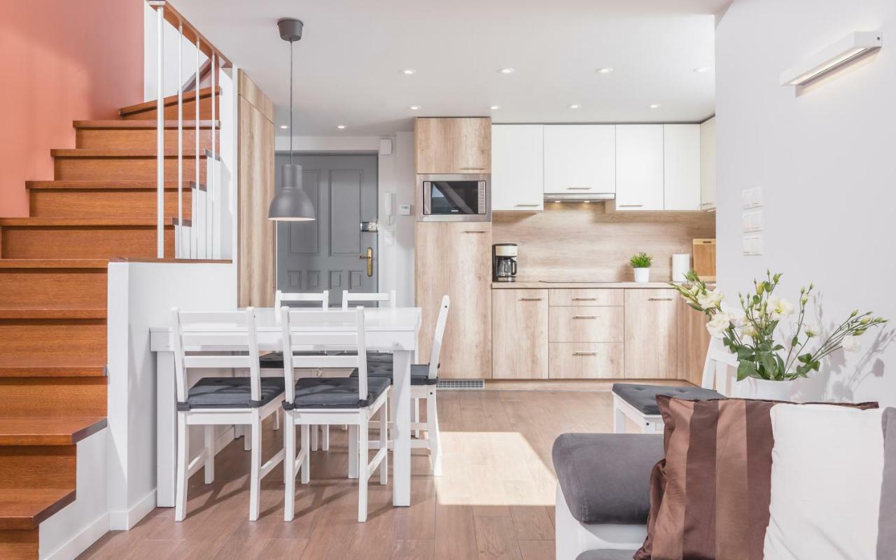 Apartment Cheerful Air Conditioned With Mezzanine And Parking - Old Town