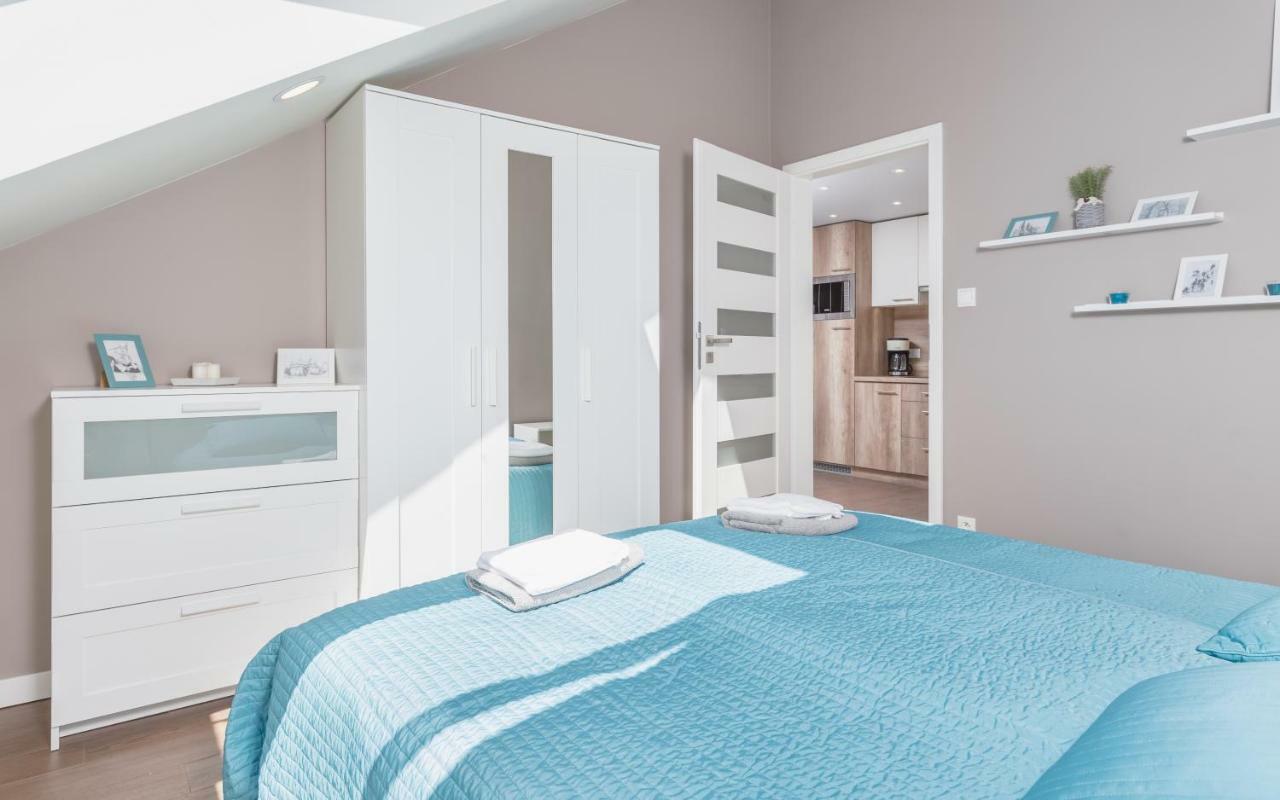 Cheerful Air Conditioned With Mezzanine And Parking - Old Town Apartment Krakau