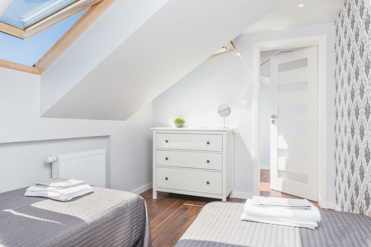 Cheerful Air Conditioned With Mezzanine And Parking - Old Town *