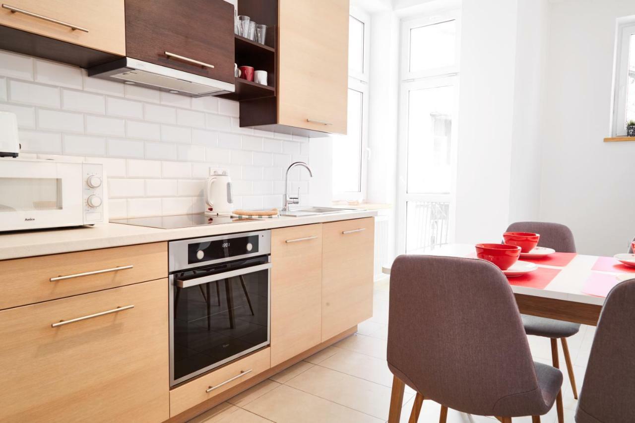 Modern Apartment *