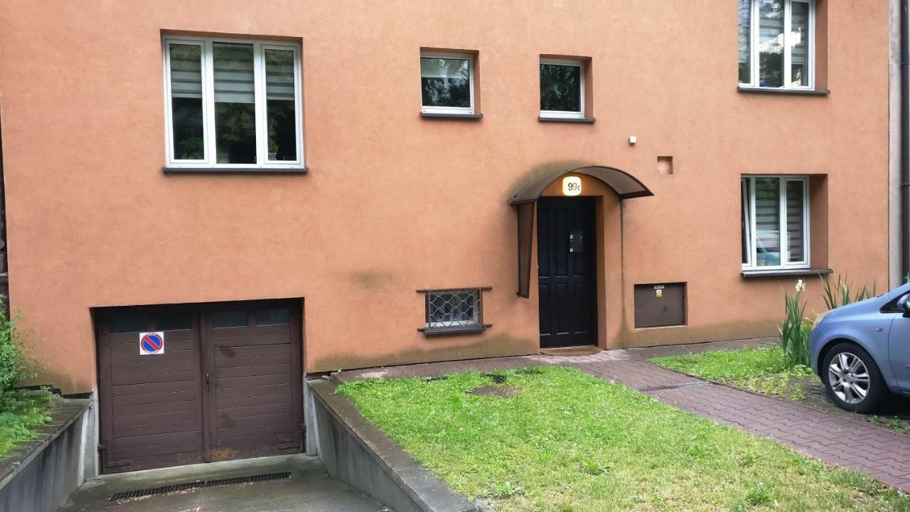 Apartment 99c